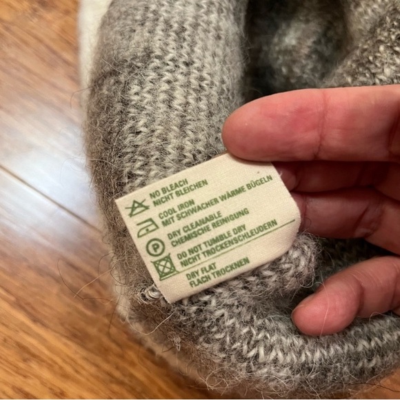 Vintage Wool Horse Sweater - Picture 6 of 6